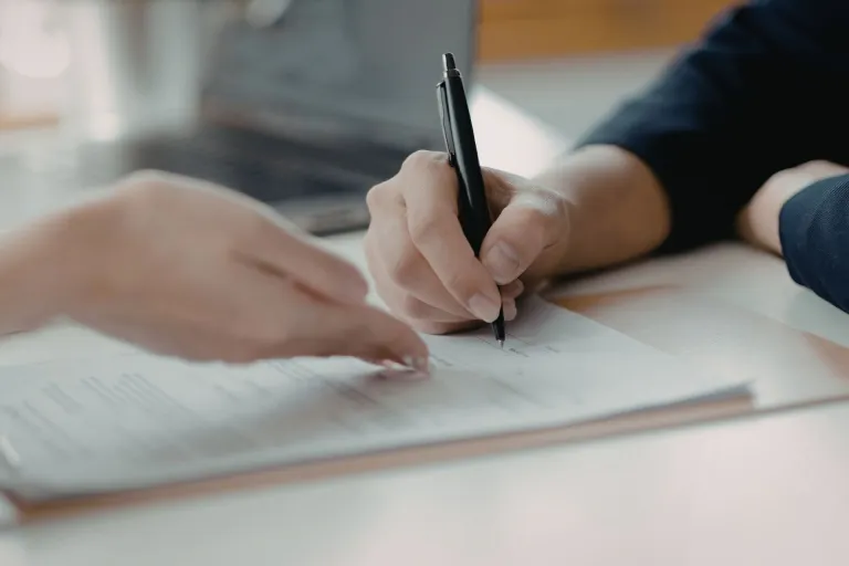 Nieuws | SZW helpt werkgevers op weg: nieuwe handreiking over invoering loontransparantie